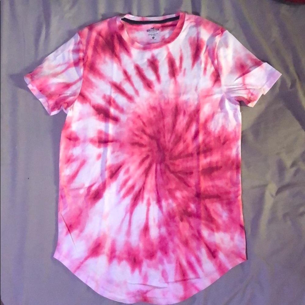 Hollister curved hem tee